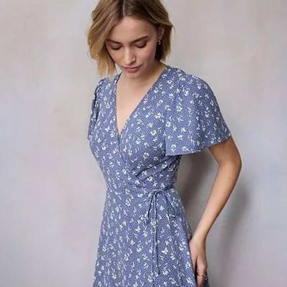 New Lauren Conrad Ditsy Floral Wrap Dress Womens L Blue Flower Nwt Cottagecore